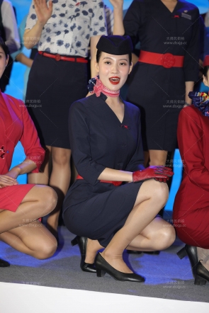 东航的灰丝气质空姐