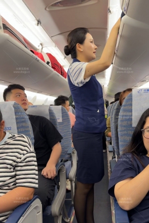 华夏黑丝空姐,超近距离拍摄特写-4K超清原视频