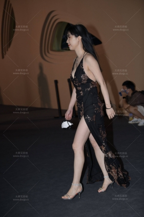 高开叉晚礼服少妇【套图140P/3.32G】