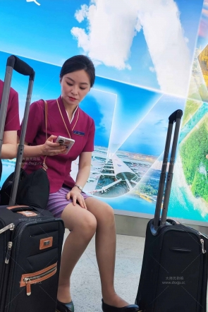 4K视频南航空乘端庄美丽下班肉si高跟2分8秒