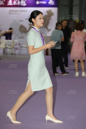 肉丝礼仪旗袍小姐姐