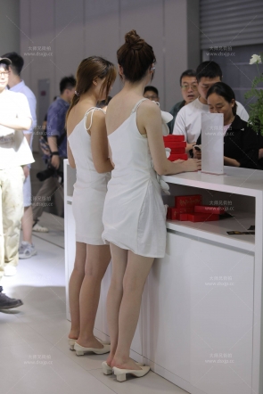 美腿前台礼仪小姐姐