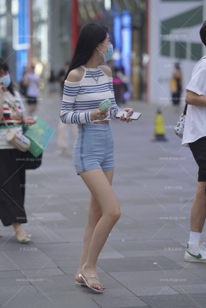 热裤美女【套图+73P】