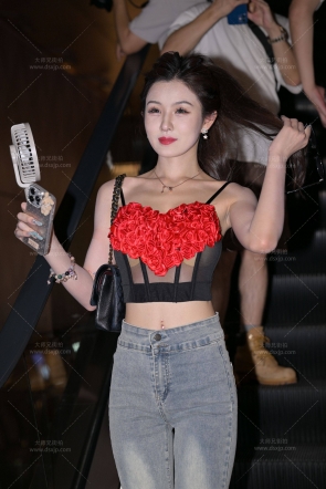 气质牛仔裤美女【套图151P/3.7G】