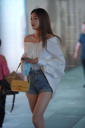 气质优雅的大姐姐【套图+70P】