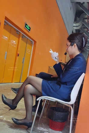 4K气质制服肉丝美腿1分10秒